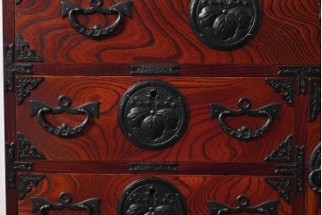 中古　美品　岩谷堂箪笥　迫力ある木目と重厚な金具が映える小箪笥　(R-085354)