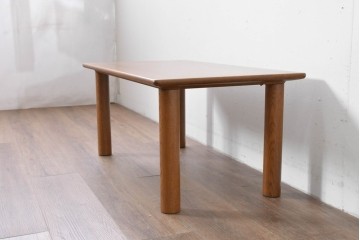 中古　美品　CONDE HOUSE(カンディハウス)　丁寧な造りが引き立つ丸脚デザインのローテーブル　(R-085355)