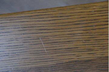 中古　美品　CONDE HOUSE(カンディハウス)　丁寧な造りが引き立つ丸脚デザインのローテーブル　(R-085355)