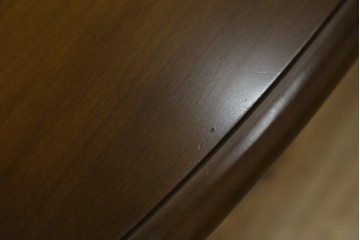 中古　美品　飛騨産業　キツツキ　穂高シリーズ　挽物装飾が映えるダイニングテーブル　(R-085356)