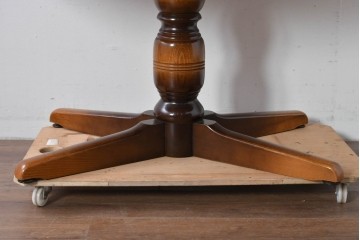 中古　美品　飛騨産業　キツツキ　穂高シリーズ　挽物装飾が映えるダイニングテーブル　(R-085356)