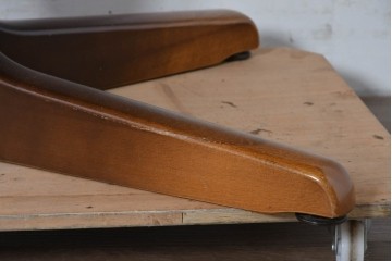 中古　美品　飛騨産業　キツツキ　穂高シリーズ　挽物装飾が映えるダイニングテーブル　(R-085356)