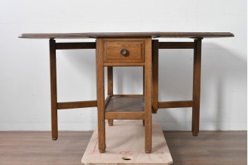 和製ヴィンテージ　ナラ材　機能美が魅力的な引き出し付きのバタフライテーブル　(R-085357)