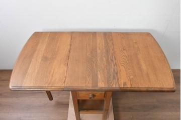 和製ヴィンテージ　ナラ材　機能美が魅力的な引き出し付きのバタフライテーブル　(R-085357)