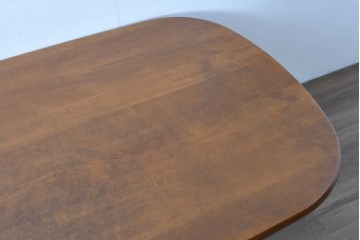 和製ヴィンテージ　KASHIWA(柏木工)　丸みのある天板が優しい表情を添えるダイニングテーブル　(R-085358)
