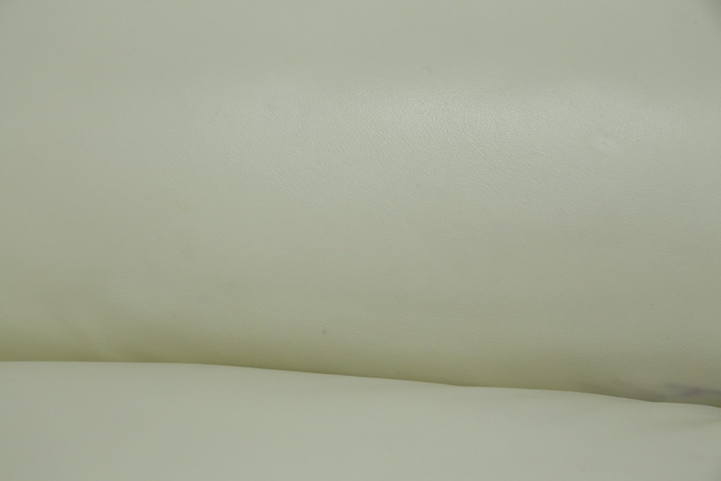 中古　IDC大塚家具取り扱い　Elba(エルバイタリア)　フォーエバーヤング　やわらかな質感とボリューム感が心地よい2人掛けソファ　定価約110万円　(R-085359)