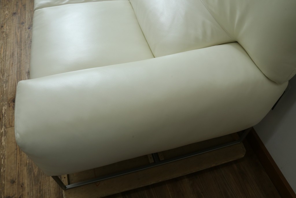 中古　IDC大塚家具取り扱い　Elba(エルバイタリア)　フォーエバーヤング　やわらかな質感とボリューム感が心地よい2人掛けソファ　定価約110万円　(R-085359)