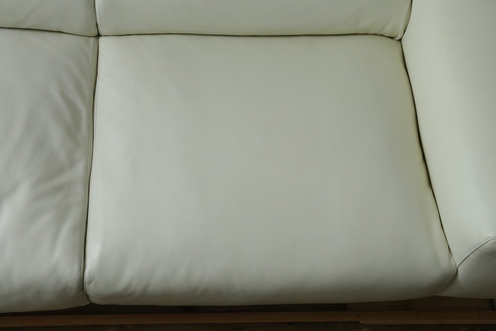 中古　IDC大塚家具取り扱い　Elba(エルバイタリア)　フォーエバーヤング　やわらかな質感とボリューム感が心地よい2人掛けソファ　定価約110万円　(R-085359)