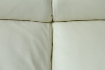 中古　IDC大塚家具取り扱い　Elba(エルバイタリア)　フォーエバーヤング　やわらかな質感とボリューム感が心地よい2人掛けソファ　定価約110万円　(R-085359)
