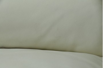 中古　IDC大塚家具取り扱い　Elba(エルバイタリア)　フォーエバーヤング　やわらかな質感とボリューム感が心地よい2人掛けソファ　定価約110万円　(R-085359)