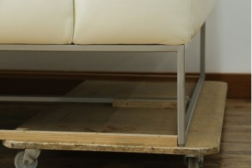 中古　IDC大塚家具取り扱い　Elba(エルバイタリア)　フォーエバーヤング　やわらかな質感とボリューム感が心地よい2人掛けソファ　定価約110万円　(R-085359)