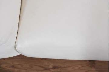 中古　IDC大塚家具取り扱い　Elba(エルバイタリア)　フォーエバーヤング　やわらかな質感とボリューム感が心地よい2人掛けソファ　定価約110万円　(R-085359)