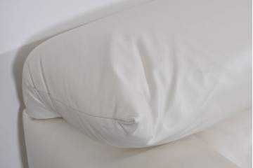 中古　IDC大塚家具取り扱い　Elba(エルバイタリア)　フォーエバーヤング　やわらかな質感とボリューム感が心地よい2人掛けソファ　定価約110万円　(R-085359)