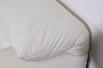 中古　IDC大塚家具取り扱い　Elba(エルバイタリア)　フォーエバーヤング　やわらかな質感とボリューム感が心地よい2人掛けソファ　定価約110万円　(R-085359)