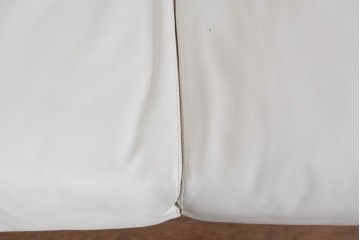 中古　IDC大塚家具取り扱い　Elba(エルバイタリア)　フォーエバーヤング　やわらかな質感とボリューム感が心地よい2人掛けソファ　定価約110万円　(R-085359)