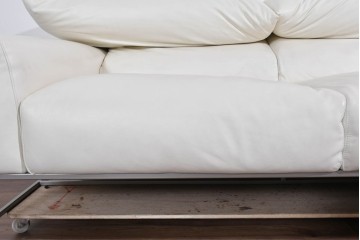 中古　IDC大塚家具取り扱い　Elba(エルバイタリア)　フォーエバーヤング　やわらかな質感とボリューム感が心地よい2人掛けソファ　定価約110万円　(R-085359)