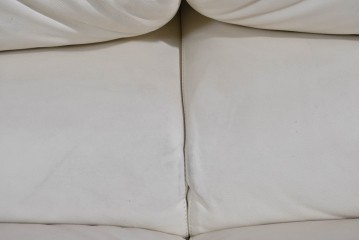 中古　IDC大塚家具取り扱い　Elba(エルバイタリア)　フォーエバーヤング　やわらかな質感とボリューム感が心地よい2人掛けソファ　定価約110万円　(R-085359)