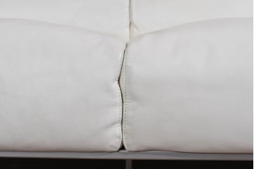 中古　IDC大塚家具取り扱い　Elba(エルバイタリア)　フォーエバーヤング　やわらかな質感とボリューム感が心地よい2人掛けソファ　定価約110万円　(R-085359)