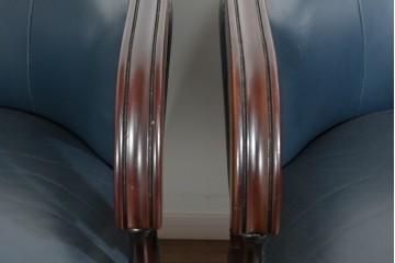 中古　美品　maruni(マルニ木工)　KENT-COURT(ケントコート)　ブリティッシュコレクション　本革(レザー)　メイフェアーのアームチェア2脚　セット定価約94万円相当　(R-085361)