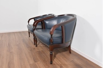 中古　美品　maruni(マルニ木工)　KENT-COURT(ケントコート)　ブリティッシュコレクション　本革(レザー)　メイフェアーのアームチェア2脚　セット定価約94万円相当　(R-085361)