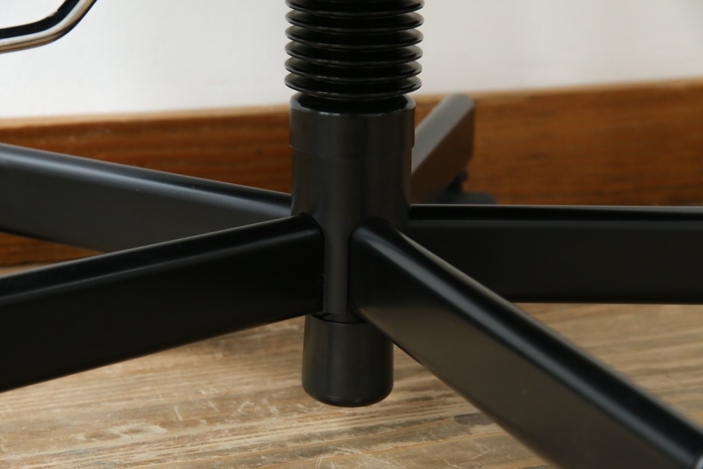 中古　美品　希少な廃番品　maruni(マルニ木工)　地中海シリーズ　深みのあるグリーンが上品なデスクチェア　(R-085362)