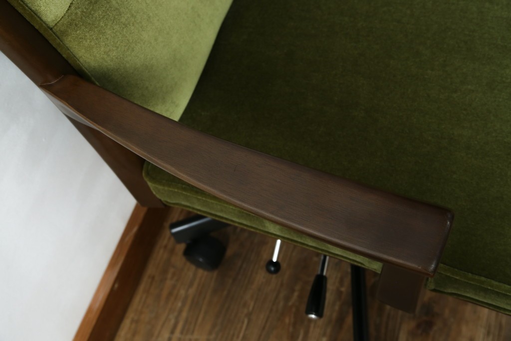 中古　美品　希少な廃番品　maruni(マルニ木工)　地中海シリーズ　深みのあるグリーンが上品なデスクチェア　(R-085362)