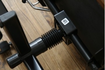 中古　美品　希少な廃番品　maruni(マルニ木工)　地中海シリーズ　深みのあるグリーンが上品なデスクチェア　(R-085362)