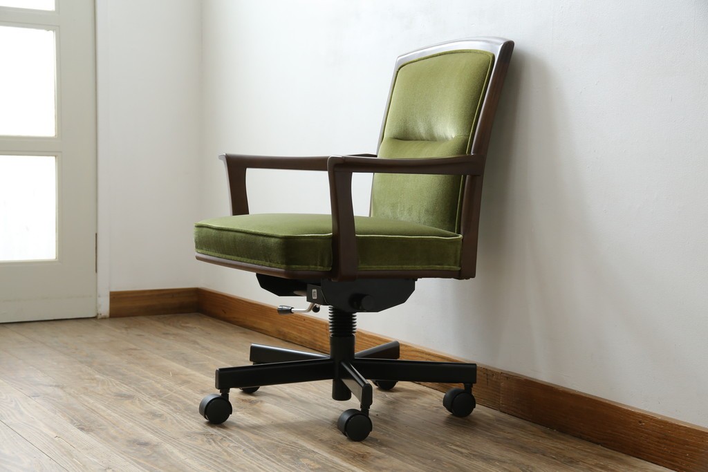 中古　美品　希少な廃番品　maruni(マルニ木工)　地中海シリーズ　深みのあるグリーンが上品なデスクチェア　(R-085362)