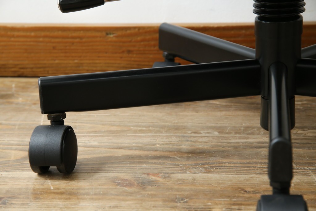 中古　美品　希少な廃番品　maruni(マルニ木工)　地中海シリーズ　深みのあるグリーンが上品なデスクチェア　(R-085362)