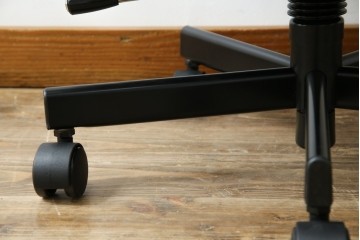 中古　美品　希少な廃番品　maruni(マルニ木工)　地中海シリーズ　深みのあるグリーンが上品なデスクチェア　(R-085362)