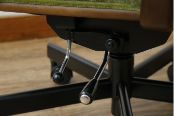 中古　美品　希少な廃番品　maruni(マルニ木工)　地中海シリーズ　深みのあるグリーンが上品なデスクチェア　(R-085362)