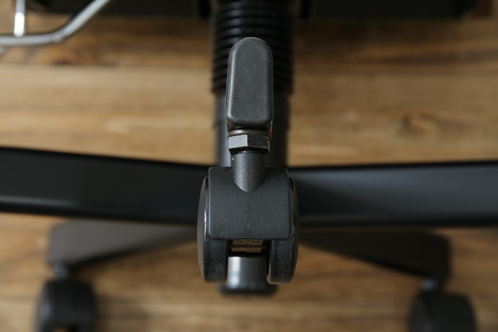 中古　美品　希少な廃番品　maruni(マルニ木工)　地中海シリーズ　深みのあるグリーンが上品なデスクチェア　(R-085362)