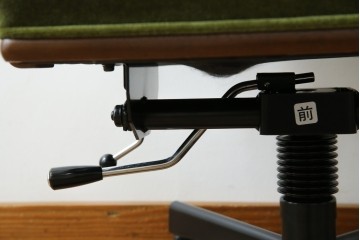 中古　美品　希少な廃番品　maruni(マルニ木工)　地中海シリーズ　深みのあるグリーンが上品なデスクチェア　(R-085362)