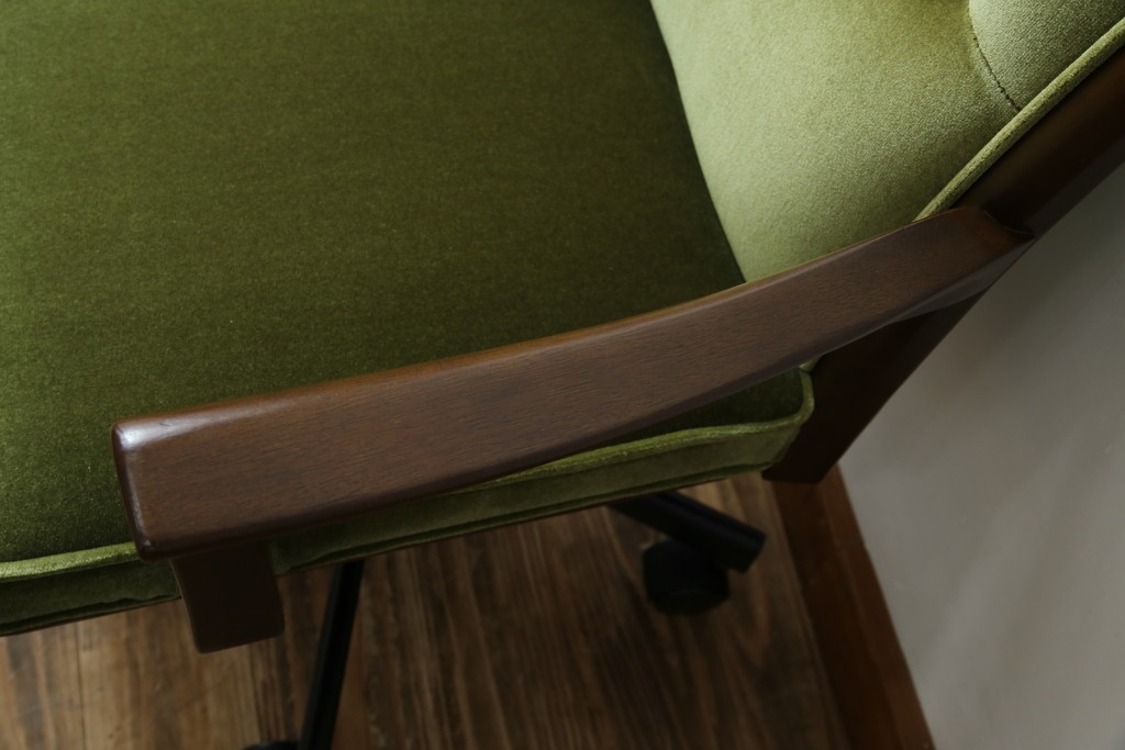 中古　美品　希少な廃番品　maruni(マルニ木工)　地中海シリーズ　深みのあるグリーンが上品なデスクチェア　(R-085362)