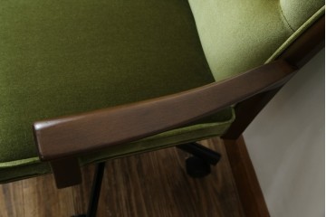 中古　美品　希少な廃番品　maruni(マルニ木工)　地中海シリーズ　深みのあるグリーンが上品なデスクチェア　(R-085362)