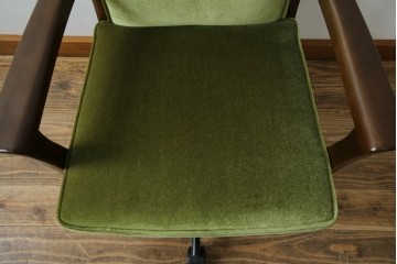 中古　美品　希少な廃番品　maruni(マルニ木工)　地中海シリーズ　深みのあるグリーンが上品なデスクチェア　(R-085362)