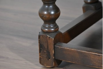 イギリスヴィンテージ　ERCOL(アーコール)　Old Colonial(オールドコロニアル)　英国らしい重厚デザインが魅力のイージーチェア　(R-085363)