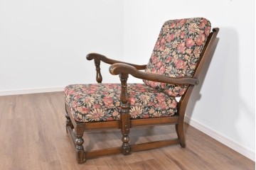 イギリスヴィンテージ　ERCOL(アーコール)　Old Colonial(オールドコロニアル)　英国らしい重厚デザインが魅力のイージーチェア　(R-085363)