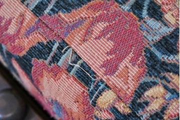 イギリスヴィンテージ　ERCOL(アーコール)　Old Colonial(オールドコロニアル)　英国らしい重厚デザインが魅力のイージーチェア　(R-085363)