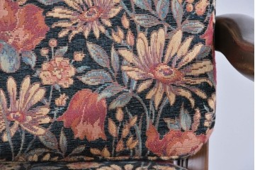 イギリスヴィンテージ　ERCOL(アーコール)　Old Colonial(オールドコロニアル)　英国らしい重厚デザインが魅力のイージーチェア　(R-085363)