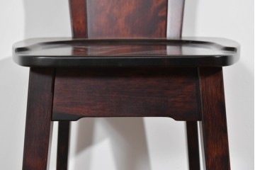 中古　美品　神居民芸家具　素朴な温もりとやわらかな背板デザインが魅力のチェア　(R-085365)