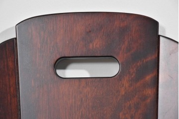 中古　美品　神居民芸家具　素朴な温もりとやわらかな背板デザインが魅力のチェア　(R-085365)