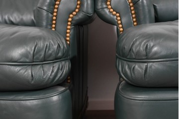 中古　展示品　超美品　ホワイトハウス御用達　アメリカ高級家具　ハンコックアンドムーア(Hancock&Moore)　クラシカルな1人掛けレザーソファ3脚セット　セット定価約270万円相当　(R-085366)