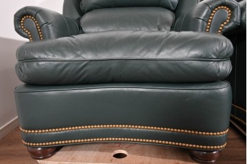 中古　展示品　超美品　ホワイトハウス御用達　アメリカ高級家具　ハンコックアンドムーア(Hancock&Moore)　クラシカルな1人掛けレザーソファ3脚セット　セット定価約270万円相当　(R-085366)