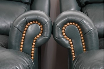 中古　展示品　超美品　ホワイトハウス御用達　アメリカ高級家具　ハンコックアンドムーア(Hancock&Moore)　クラシカルな1人掛けレザーソファ3脚セット　セット定価約270万円相当　(R-085366)