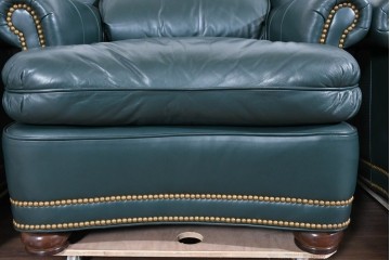 中古　展示品　超美品　ホワイトハウス御用達　アメリカ高級家具　ハンコックアンドムーア(Hancock&Moore)　クラシカルな1人掛けレザーソファ3脚セット　セット定価約270万円相当　(R-085366)