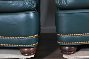 中古　展示品　超美品　ホワイトハウス御用達　アメリカ高級家具　ハンコック&ムーア(Hancock & Moore)　上質レザーの1人掛けソファ2脚　定価(2脚合計)約180万円　(R-085367)