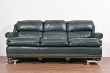 中古　展示品　超美品　ホワイトハウス御用達　アメリカ高級家具　ハンコックアンドムーア(Hancock&Moore)　クラシカルな3人掛けレザーソファ　定価約120万円相当　(R-085368)