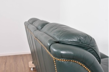 中古　展示品　超美品　ホワイトハウス御用達　アメリカ高級家具　ハンコックアンドムーア(Hancock&Moore)　クラシカルな3人掛けレザーソファ　定価約120万円相当　(R-085368)