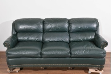 中古　展示品　超美品　ホワイトハウス御用達　アメリカ高級家具　ハンコックアンドムーア(Hancock&Moore)　クラシカルな3人掛けレザーソファ　定価約120万円相当　(R-085368)